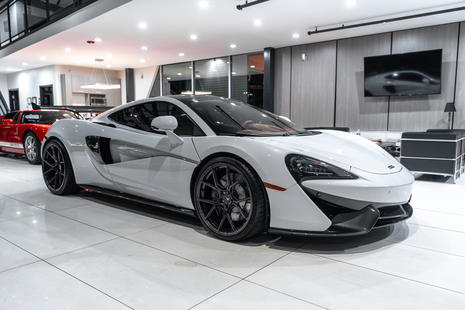 Used-2017-McLaren-570GT-Coupe-Only-12k-Miles-Carbon-Fiber-20k-UPGRADES