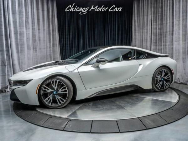 Used 2015 BMW i8 Pure Impulse World Coupe RARE EXAMPLE! for sale Sold at Chicago Motor Cars in West Chicago IL 60185 2