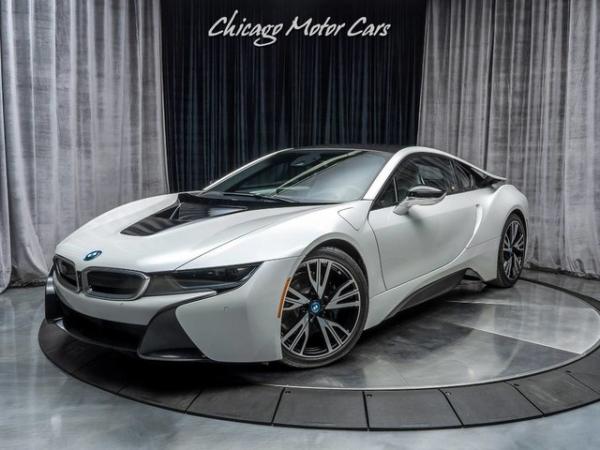 Used 2015 BMW i8 Pure Impulse World Coupe RARE EXAMPLE! for sale Sold at Chicago Motor Cars in West Chicago IL 60185 3