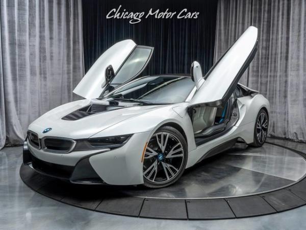 Used 2015 BMW i8 Pure Impulse World Coupe RARE EXAMPLE! for sale Sold at Chicago Motor Cars in West Chicago IL 60185 4