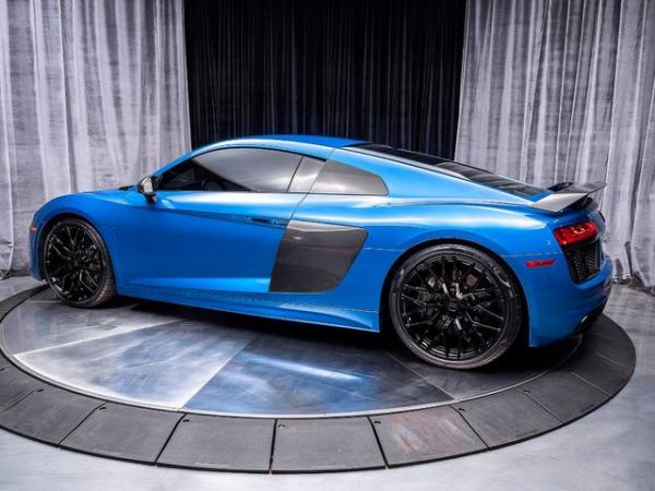 Used 2017 Audi R8 V10 Plus Coupe V10+ for sale Sold at Chicago Motor Cars in West Chicago IL 60185 3