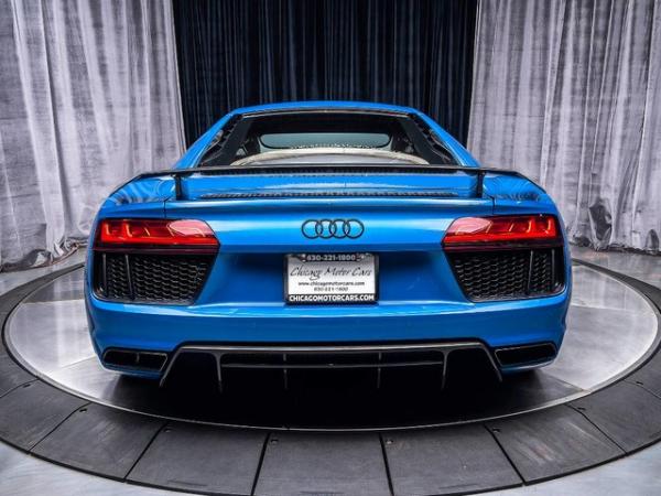 Used 2017 Audi R8 V10 Plus Coupe V10+ for sale Sold at Chicago Motor Cars in West Chicago IL 60185 4