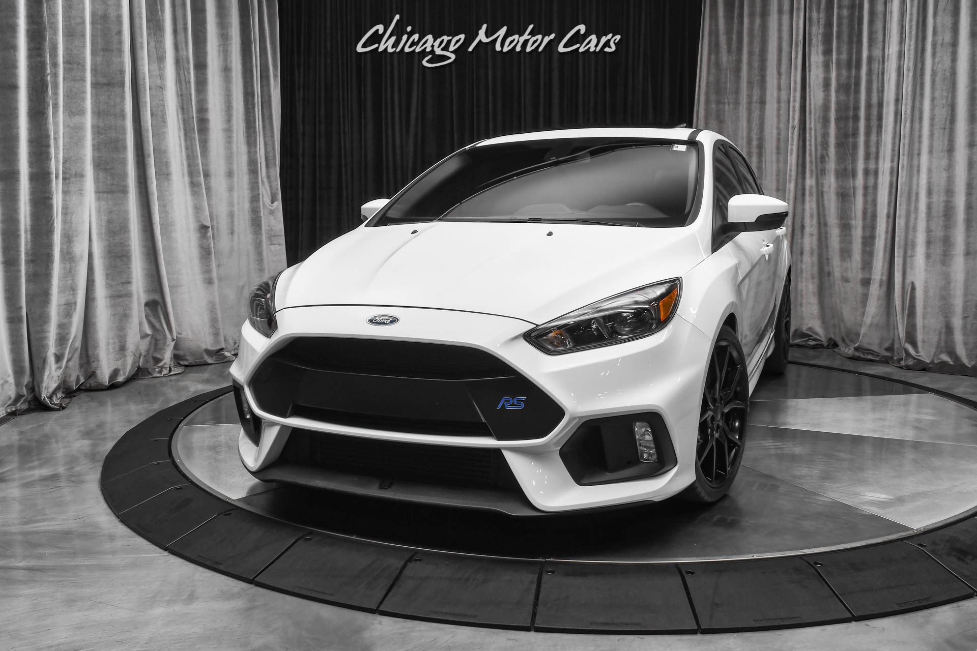 Used-2016-Ford-Focus-RS-Hatchback-Frozen-White-RS2-PACKAGE-6-Speed-Manual-Stunning-Condition