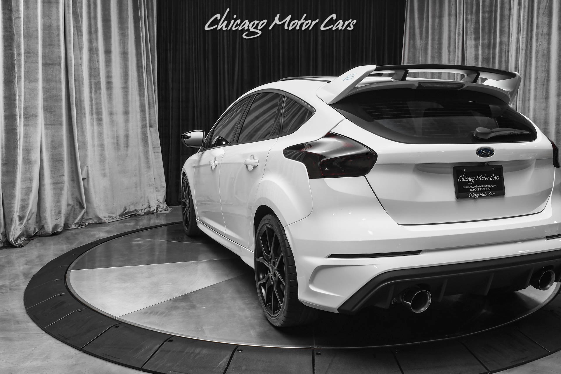 Used-2016-Ford-Focus-RS-Hatchback-Frozen-White-RS2-PACKAGE-6-Speed-Manual-Stunning-Condition