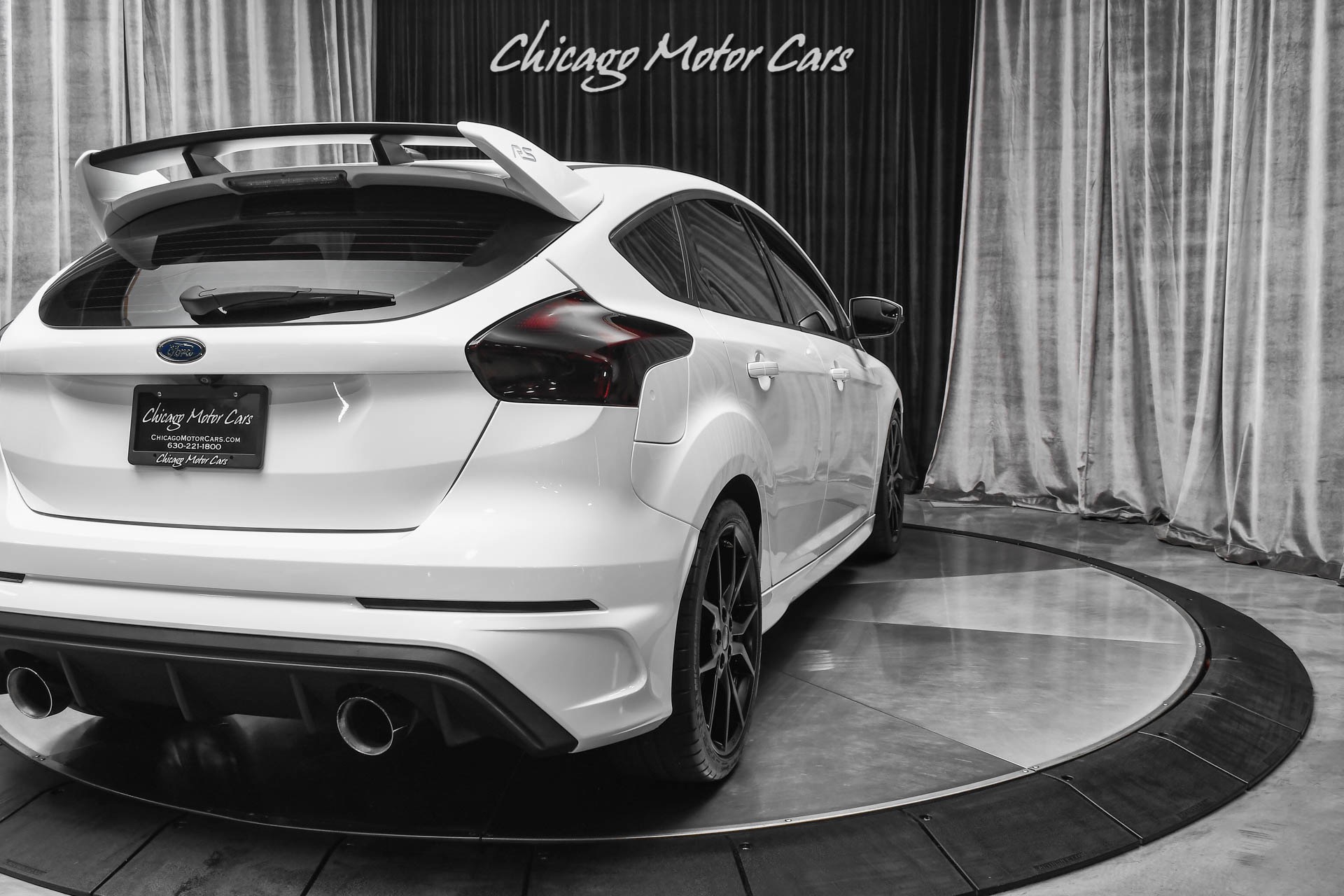 Used-2016-Ford-Focus-RS-Hatchback-Frozen-White-RS2-PACKAGE-6-Speed-Manual-Stunning-Condition