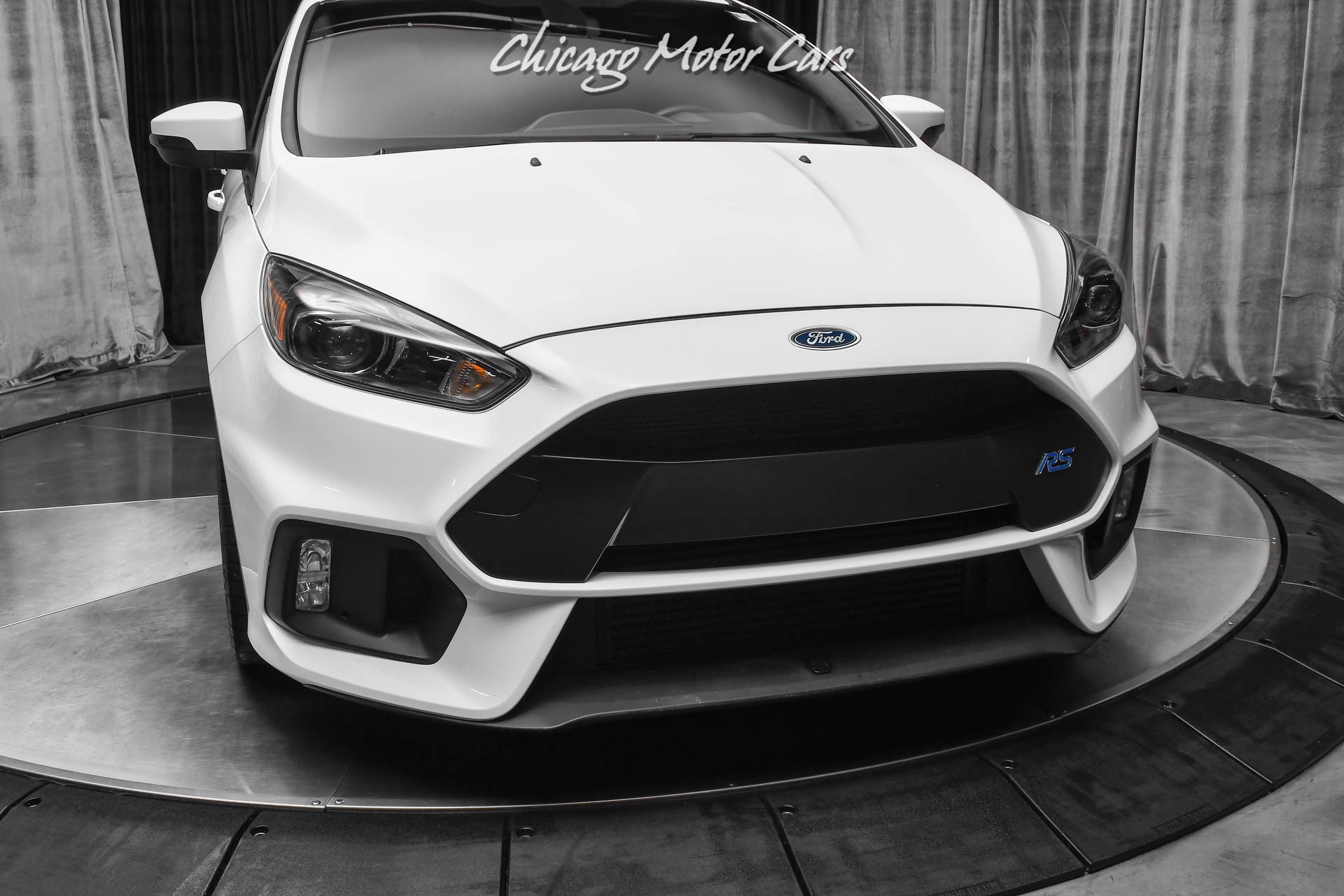 Used-2016-Ford-Focus-RS-Hatchback-Frozen-White-RS2-PACKAGE-6-Speed-Manual-Stunning-Condition