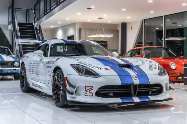 Used 2017 Dodge Viper ACR GTS-R Nurburgring Commemorative Edition for sale Sold at Chicago Motor Cars in West Chicago IL 60185 5