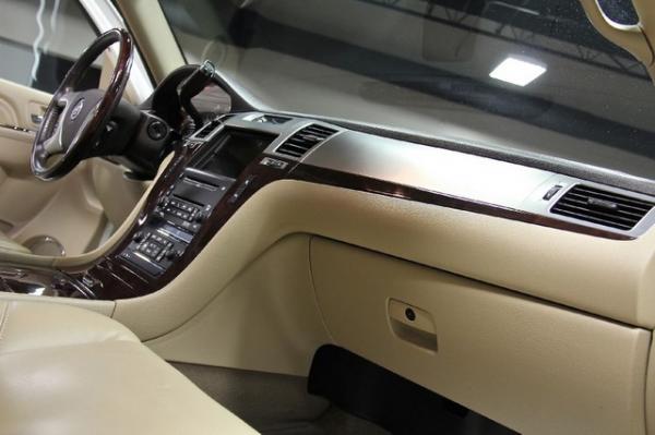 New-2010-Cadillac-Escalade-ESV-Luxury