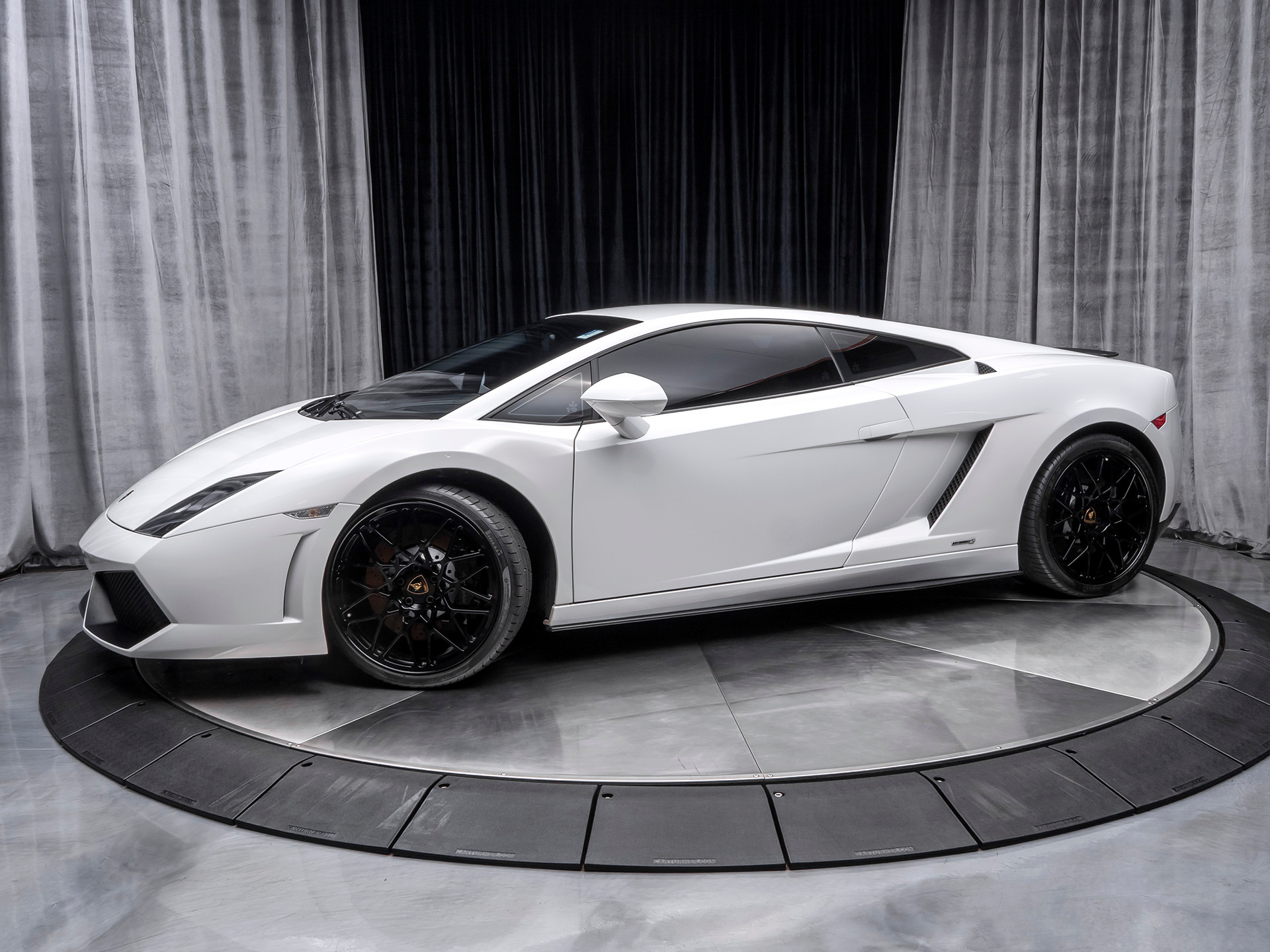 Used-2013-Lamborghini-Gallardo