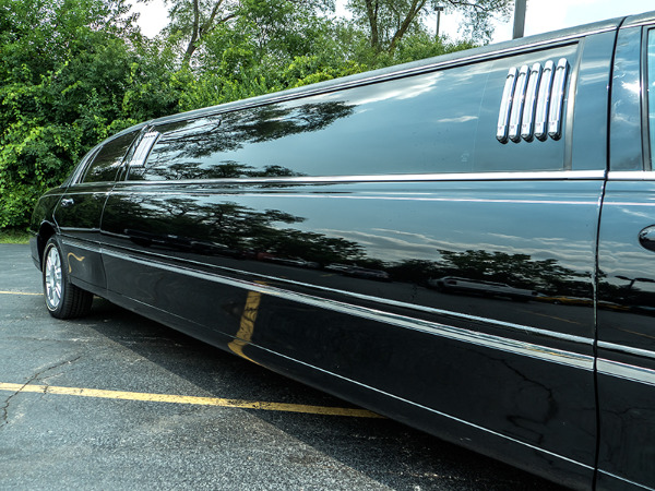 Used-2007-Lincoln-Town-Car-Executive-STRETCH-LIMOUSINE