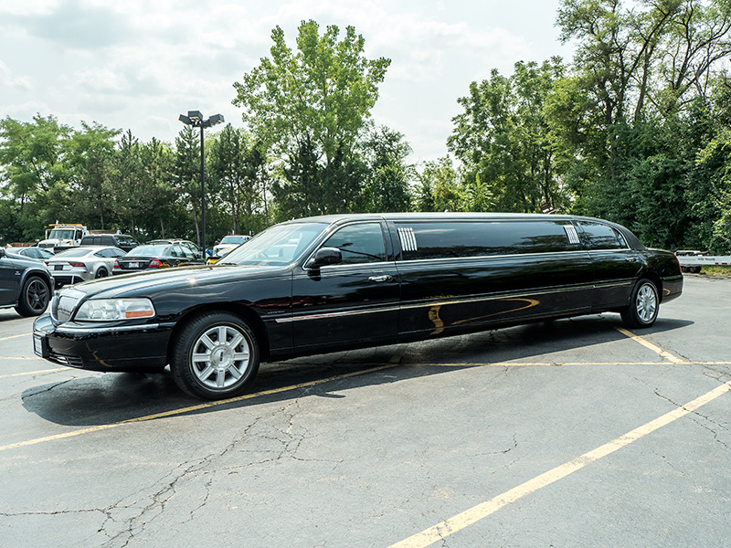 Used 2007 Lincoln Town Car Executive STRETCH LIMOUSINE! for sale Sold at Chicago Motor Cars in West Chicago IL 60185 1