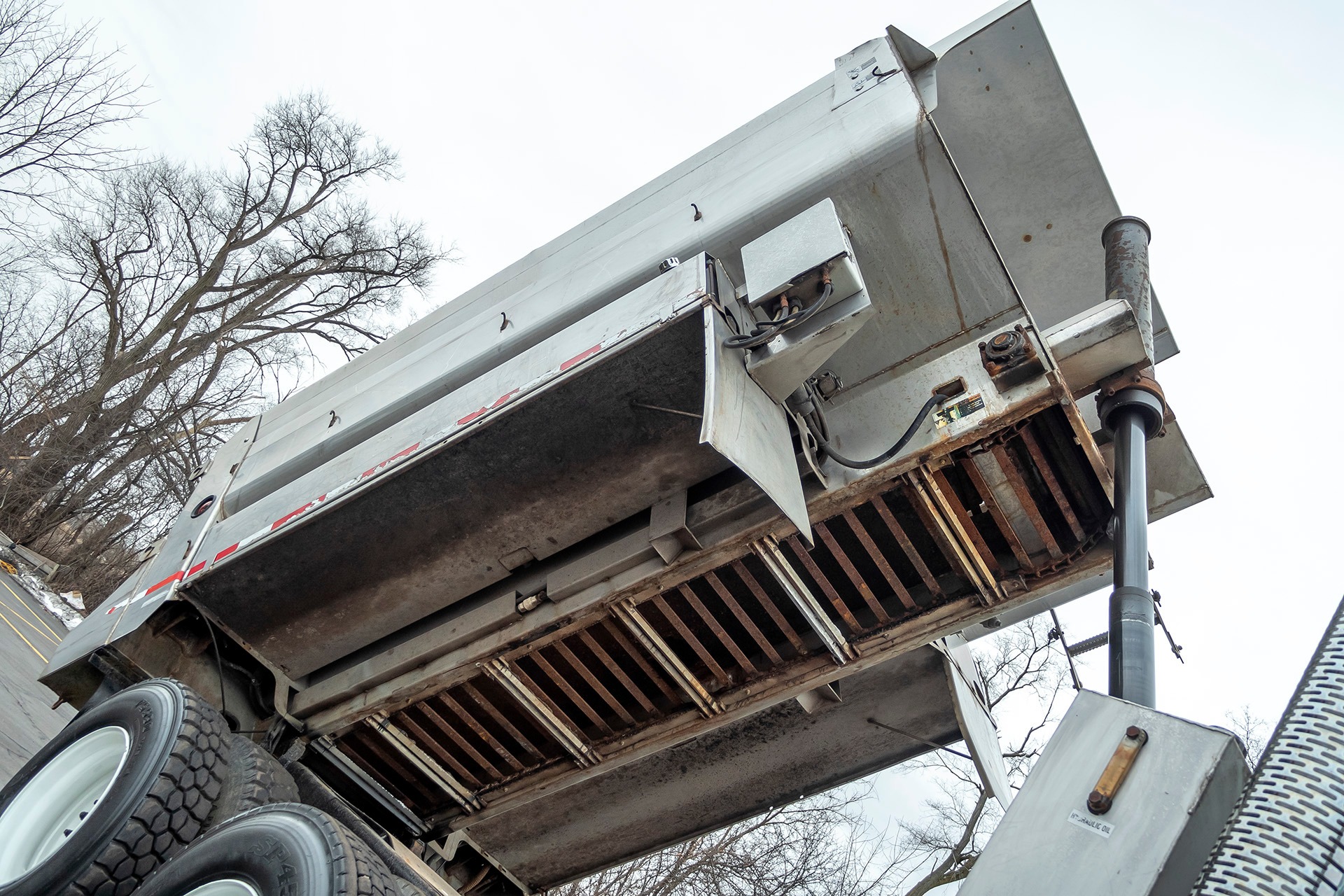 Used-2004-International-7400-Dump-Truck