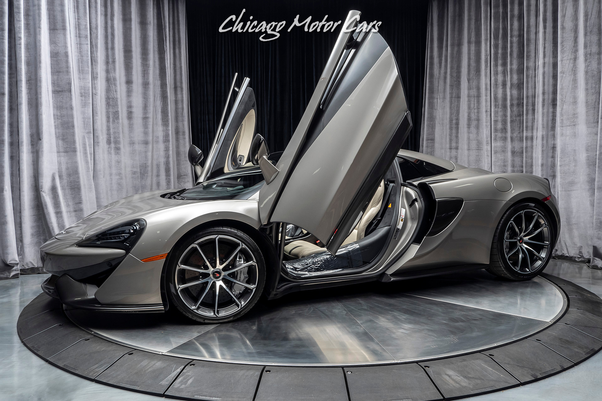 Used 2018 McLaren 570S Spider Spider MSRP $246,250+ LUXURY PACK! for sale Sold at Chicago Motor Cars in West Chicago IL 60185 1