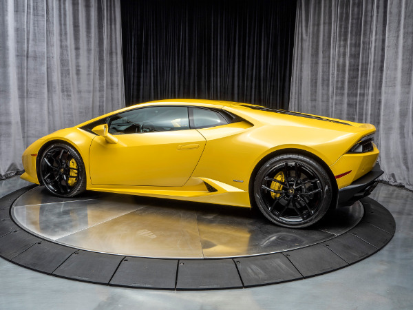 Used 2015 Lamborghini Huracan LP 610-4 Coupe TRANSPARENT ENGINE BAY! for sale Sold at Chicago Motor Cars in West Chicago IL 60185 3