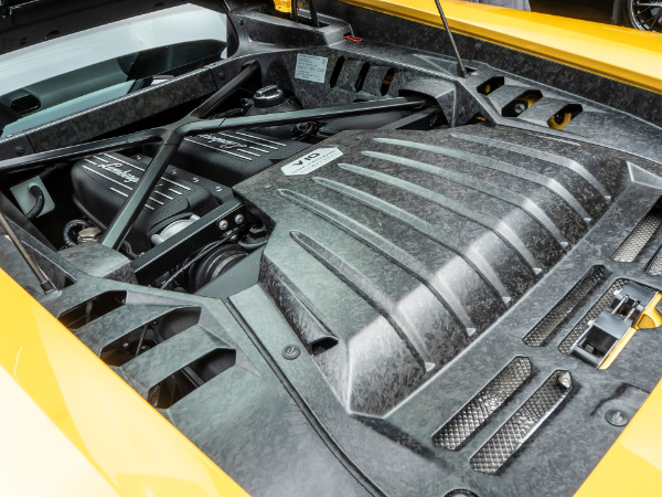 Used-2015-Lamborghini-Huracan-LP-610-4-Coupe-TRANSPARENT-ENGINE-BAY