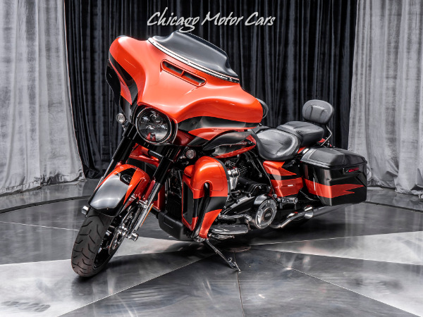 Used 2017 Harley-Davidson Street Glide CVO *Stage III HD Motor 117 for sale Sold at Chicago Motor Cars in West Chicago IL 60185 3