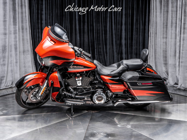 Used 2017 Harley-Davidson Street Glide CVO *Stage III HD Motor 117 for sale Sold at Chicago Motor Cars in West Chicago IL 60185 4