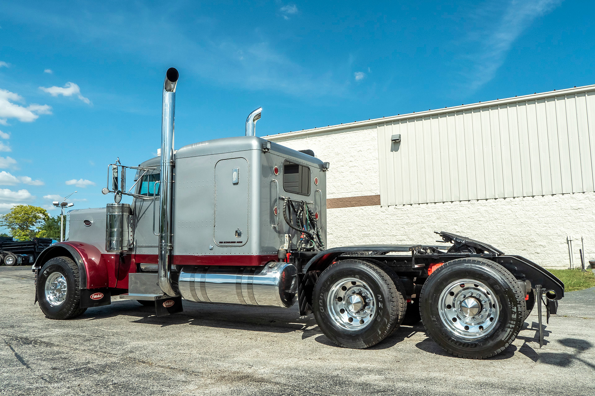 Used-2001-Peterbilt-379-Sleeper-Heavy-Haul-Truck-EXTENSIVE-SERVICE