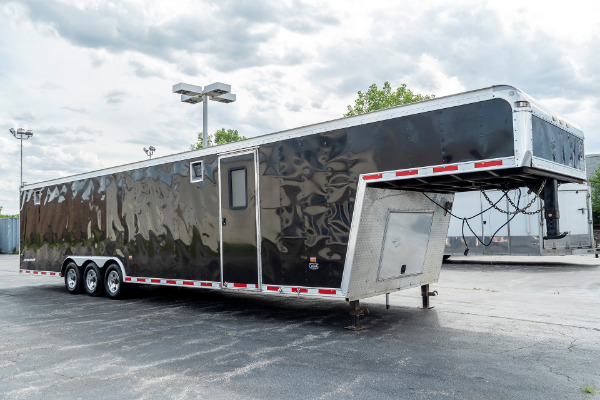 Used-2009-Classic-40ft-enclosed-Trailer-Goose-Neck