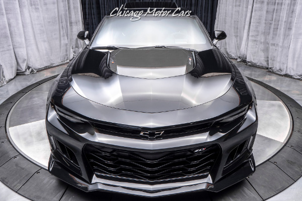 Used-2017-Chevrolet-Camaro-ZL1-Coupe-ONLY-3900-MILES-CARBON-FIBER-HOOD-INSERT-6-Speed-Manual