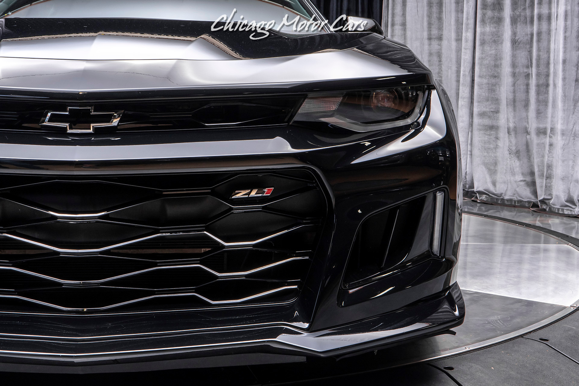 Used-2017-Chevrolet-Camaro-ZL1-Coupe-ONLY-3900-MILES-CARBON-FIBER-HOOD-INSERT-6-Speed-Manual