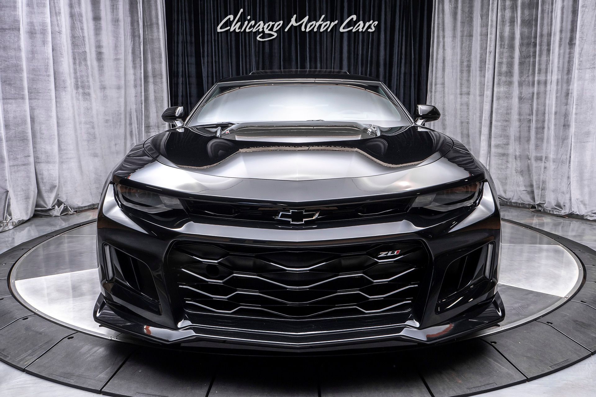 Used-2017-Chevrolet-Camaro-ZL1-Coupe-ONLY-3900-MILES-CARBON-FIBER-HOOD-INSERT-6-Speed-Manual