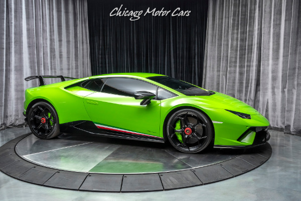 Used 2018 Lamborghini Huracan LP640-4 Performante Coupe Verde Mantis LOADED w/FACTORY OPTIONS! for sale Sold at Chicago Motor Cars in West Chicago IL 60185 6