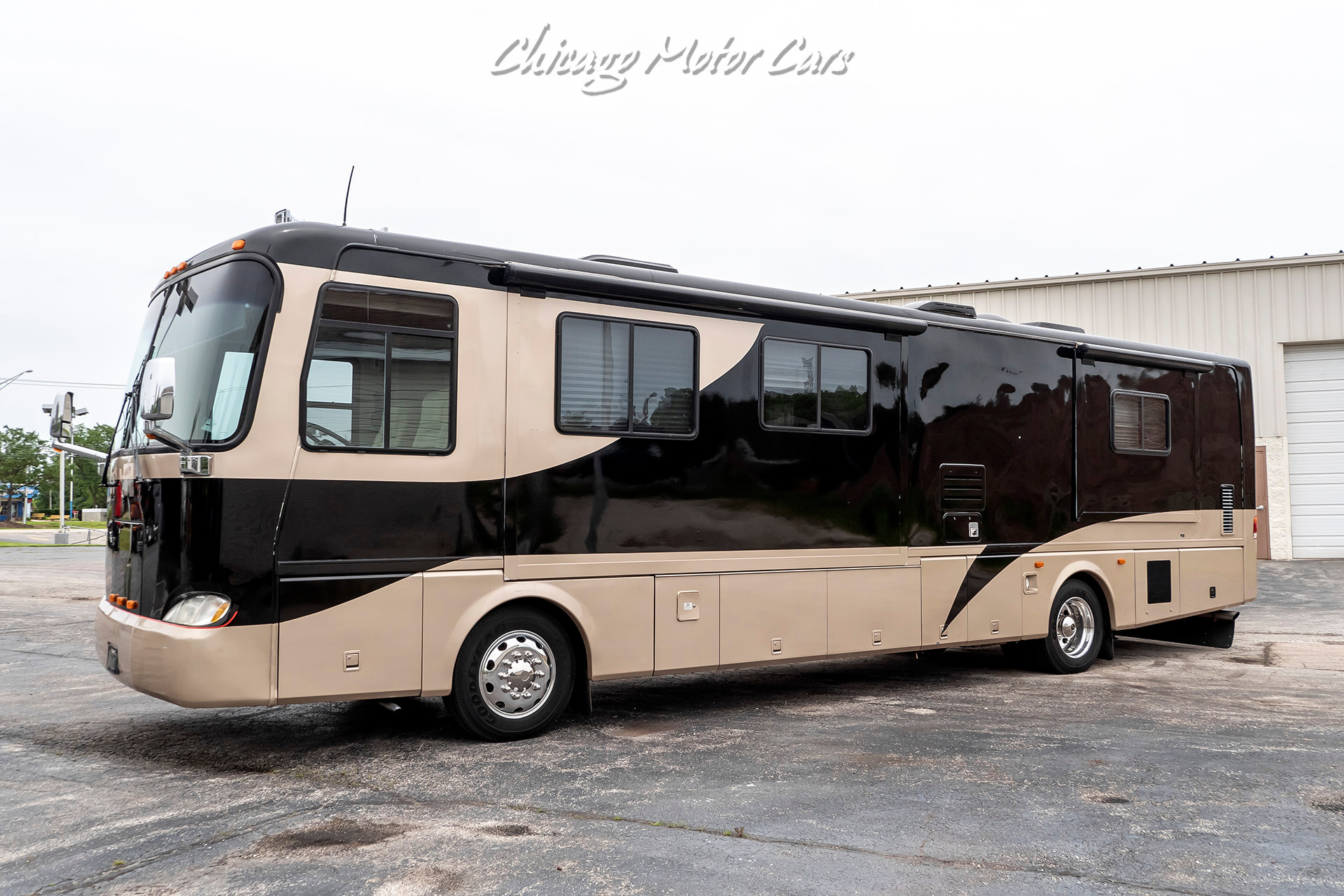 Used 2002 Monaco Beaver Santiam 40 for sale Sold at Chicago Motor Cars in West Chicago IL 60185 1