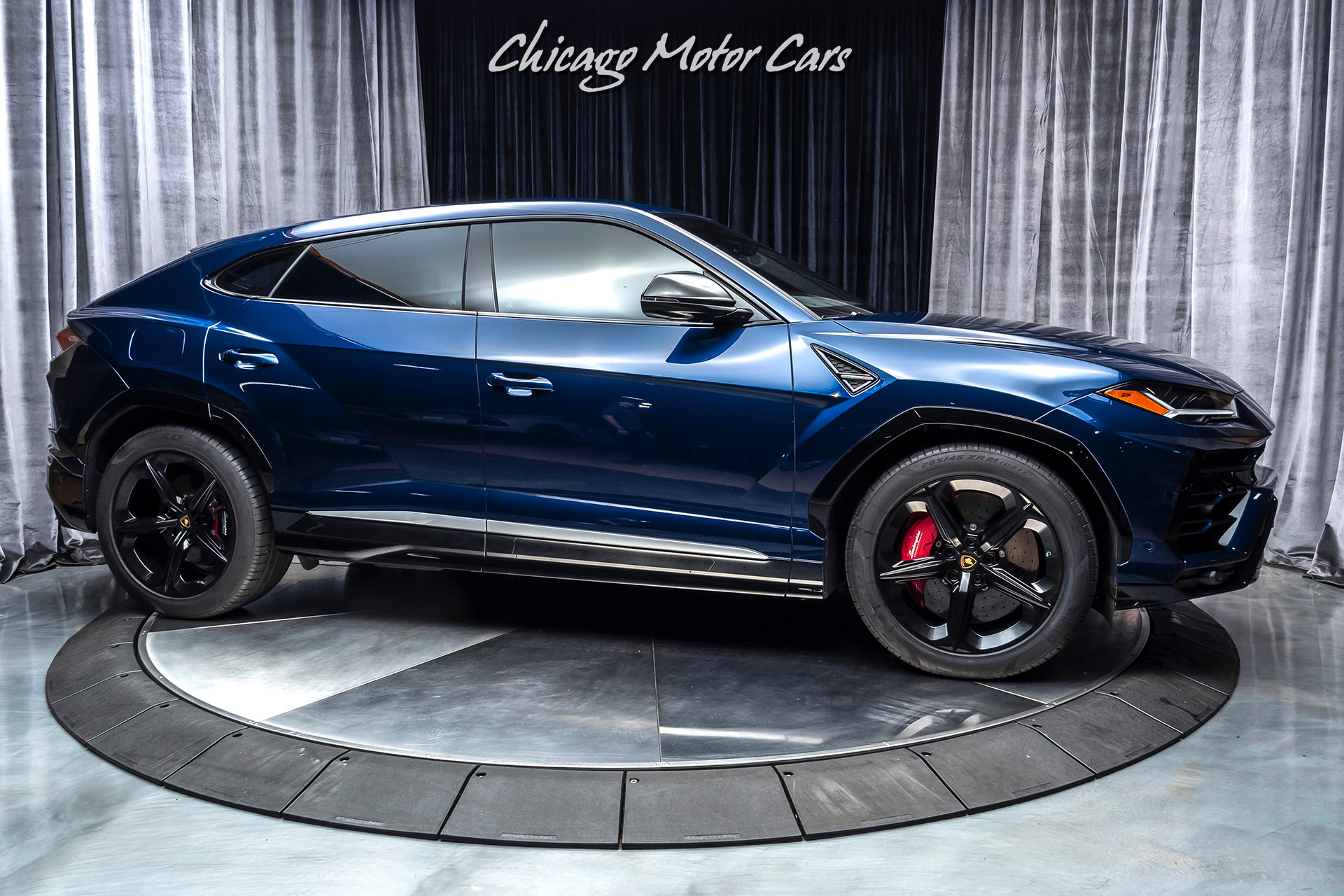 Used-2019-Lamborghini-Urus-SUV-MSRP-241K-REAR-SEAT-ENTERTAINMENT