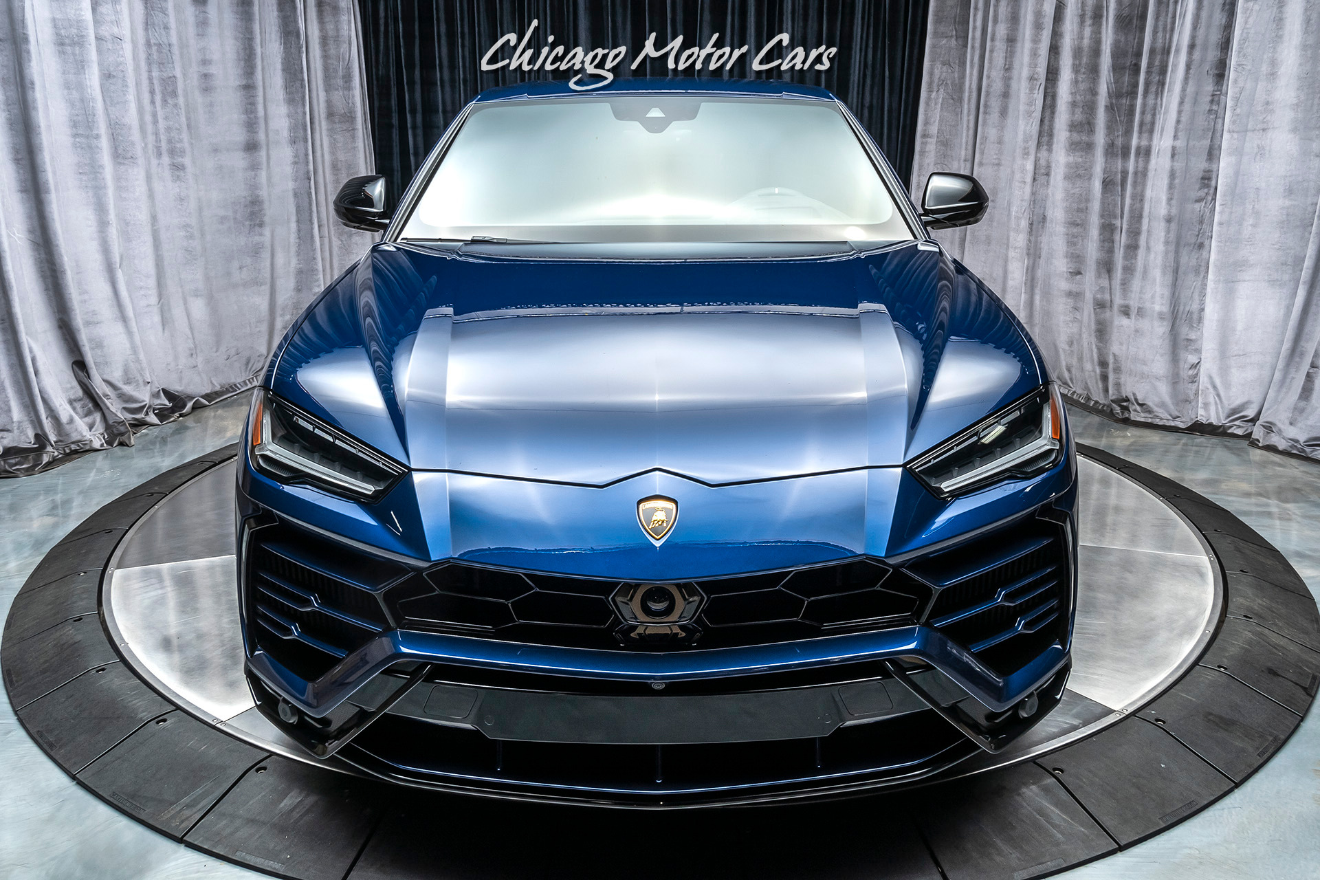 Used-2019-Lamborghini-Urus-SUV-MSRP-241K-REAR-SEAT-ENTERTAINMENT