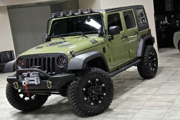 Used-2013-Jeep-Wrangler-Unlimited-64L-HEMI