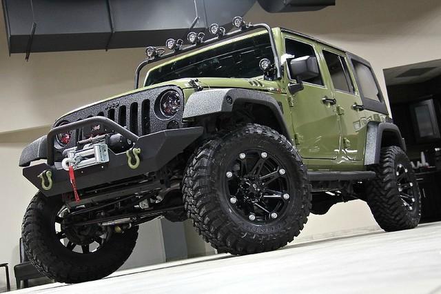 Used-2013-Jeep-Wrangler-Unlimited-64L-HEMI