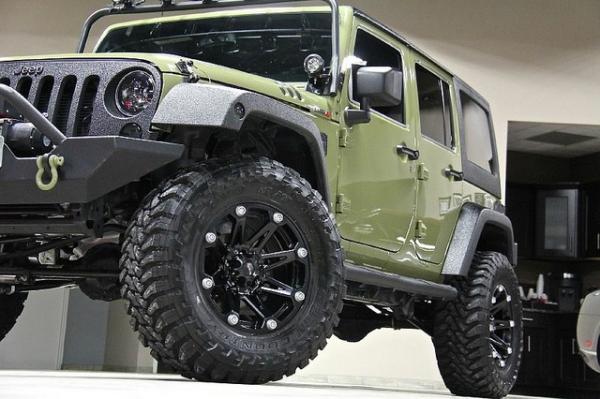 Used-2013-Jeep-Wrangler-Unlimited-64L-HEMI