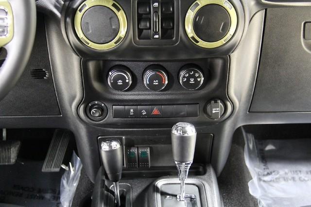 Used-2013-Jeep-Wrangler-Unlimited-64L-HEMI