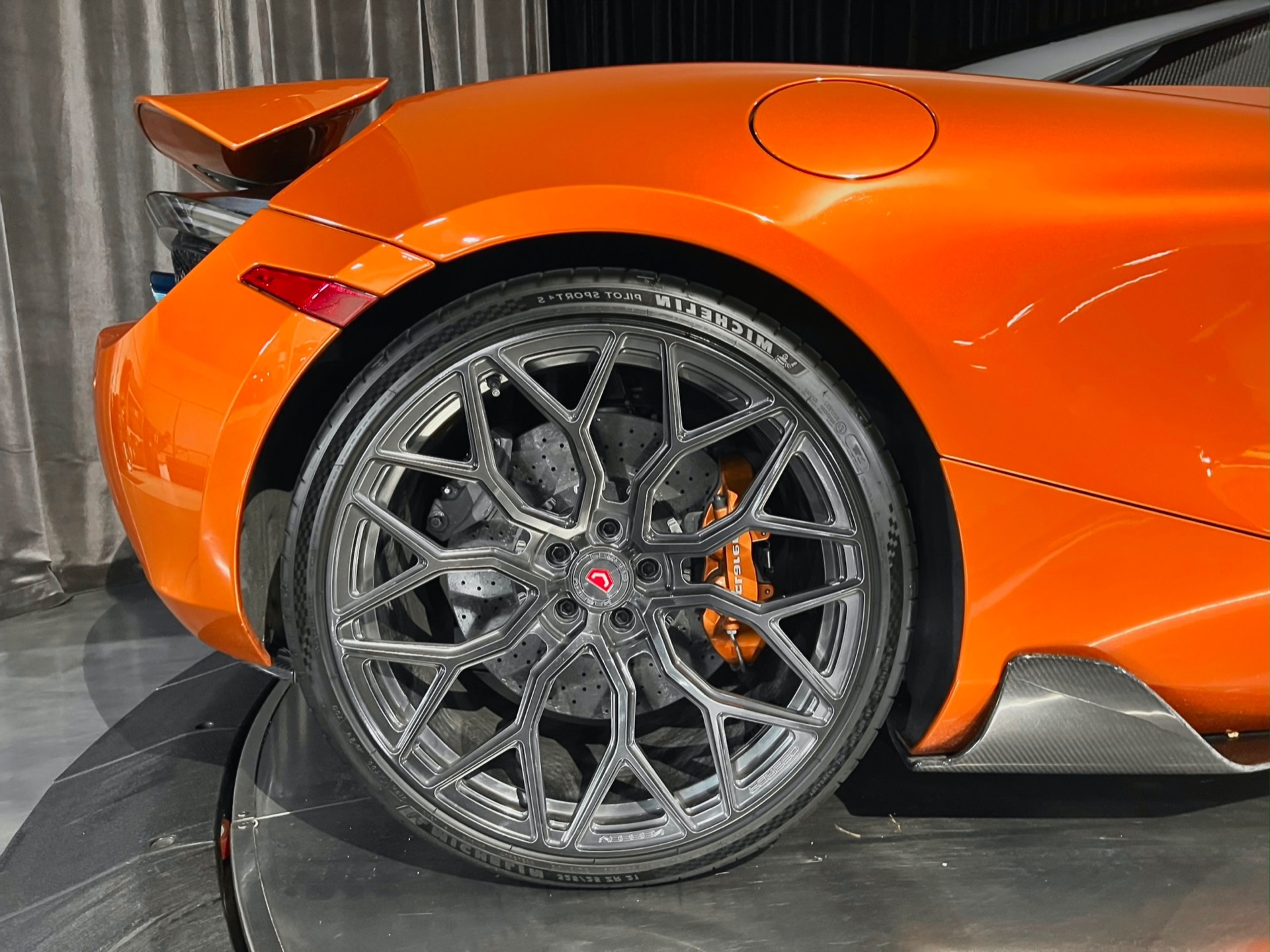 Used-2020-McLaren-720S-Spider-Performance-HUGE-421K-MSRP-TONS-of-Carbon-Fiber-HOT-Spec-PPF-LOADED