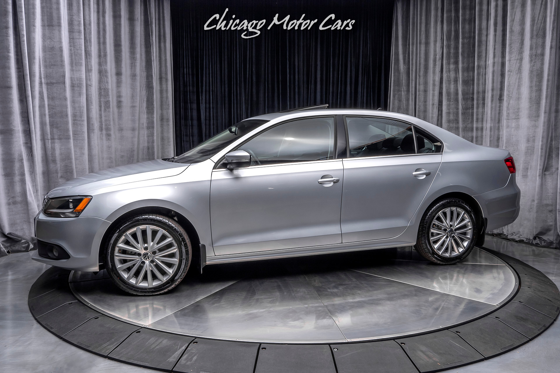 Used 2013 Volkswagen Jetta TDI Sedan EXCELLENT DAILY DRIVER! for sale Sold at Chicago Motor Cars in West Chicago IL 60185 1