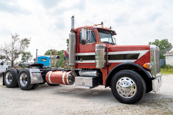 Used 1996 Peterbilt 379 Truck Tractor CAT 3406B Turbo-Diesel Engine! for sale Sold at Chicago Motor Cars in West Chicago IL 60185 3