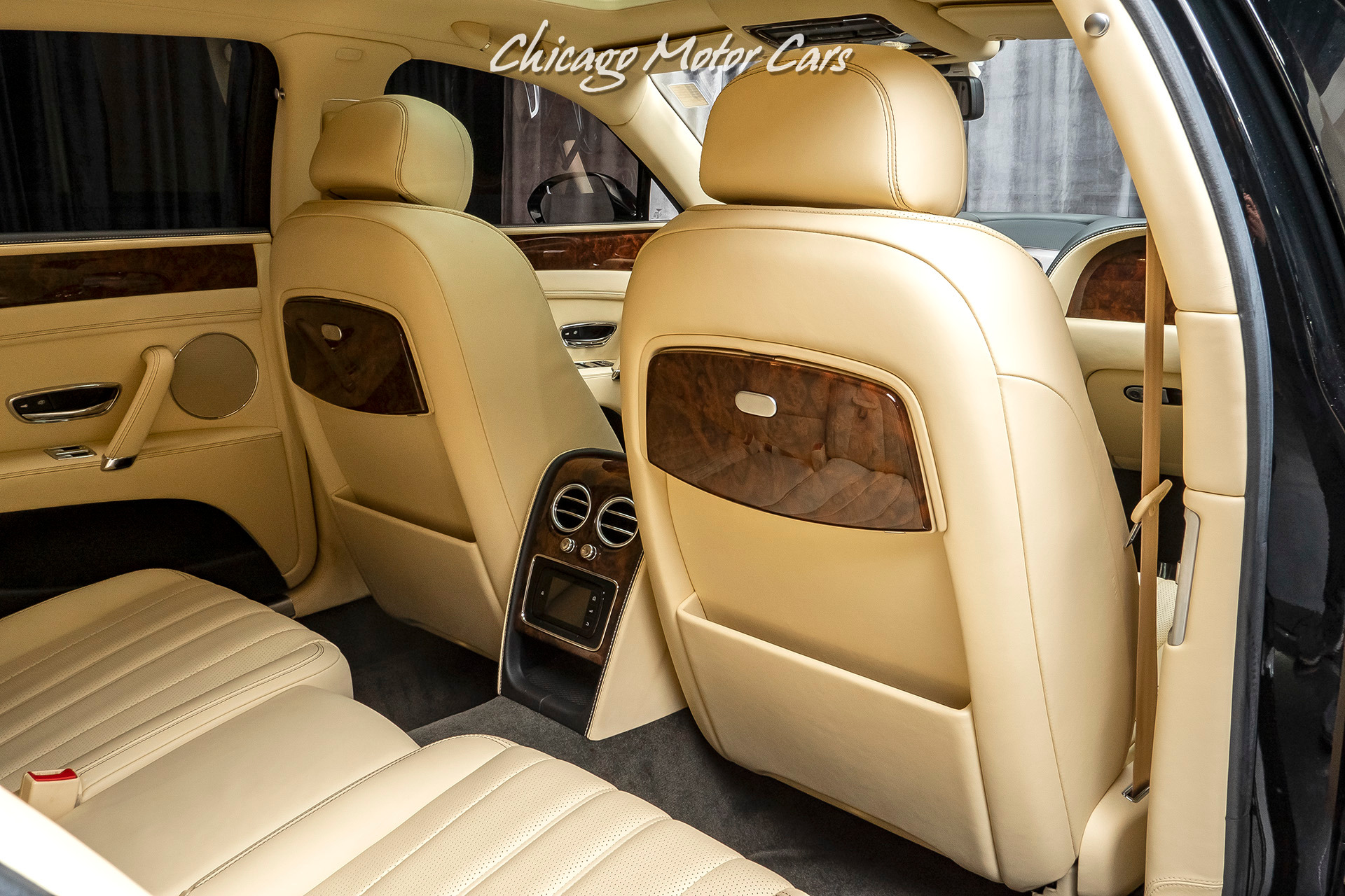 Used-2015-Bentley-Flying-Spur-W12-Sedan-LOADED-Serviced-616-HP