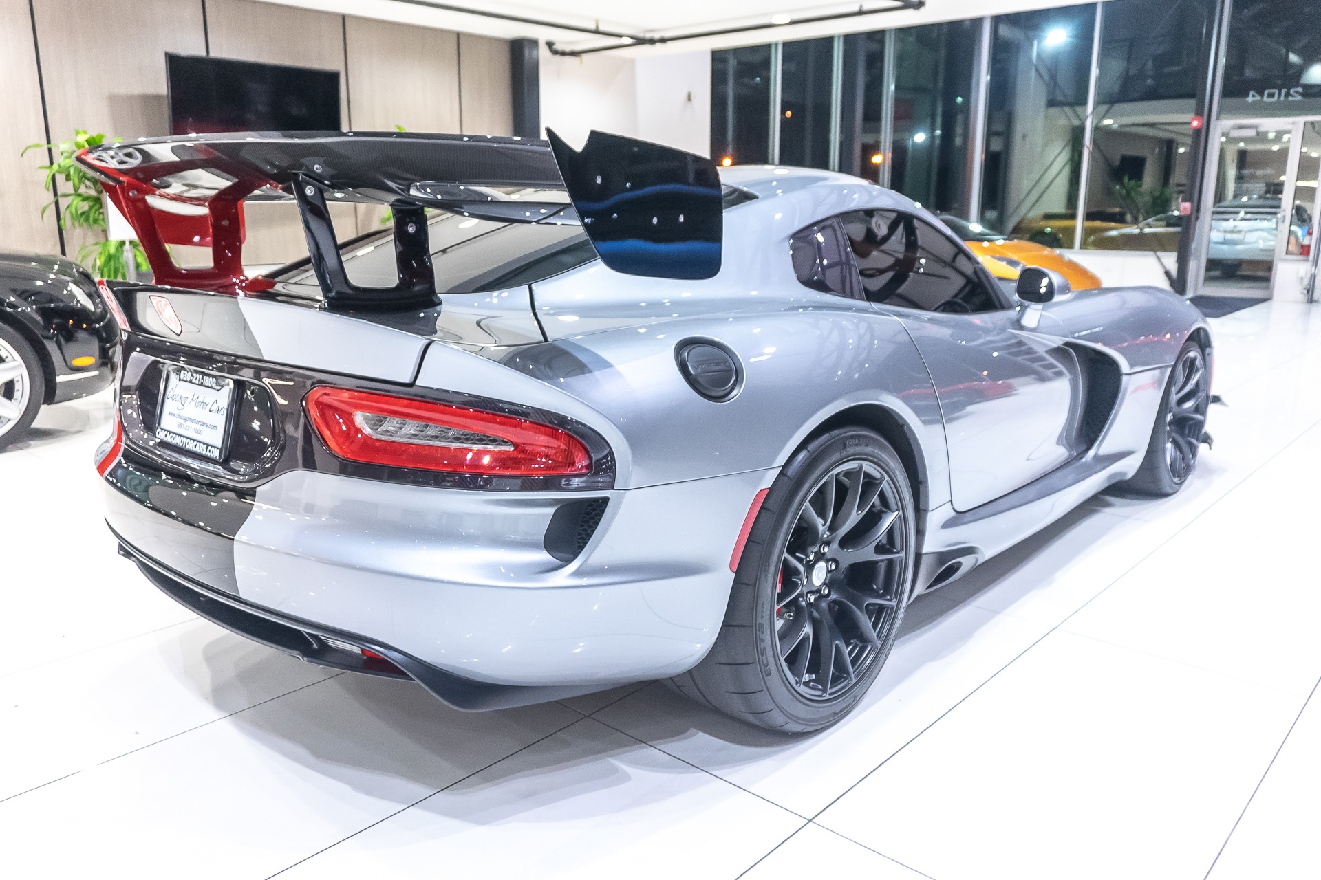 Used-2016-Dodge-Viper-ACR-Coupe-EXTERIOR---INTERIOR-CARBON-FIBER