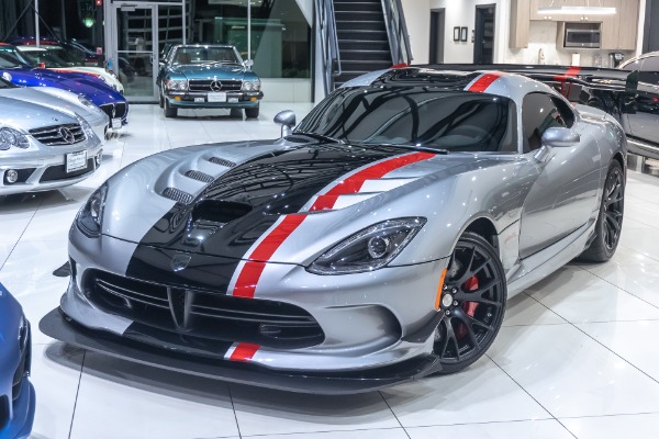 Used 2016 Dodge Viper ACR Coupe EXTERIOR & INTERIOR CARBON FIBER! for sale Sold at Chicago Motor Cars in West Chicago IL 60185 3