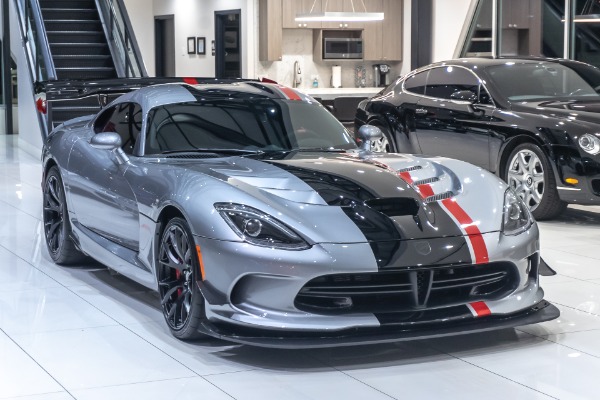 Used 2016 Dodge Viper ACR Coupe EXTERIOR & INTERIOR CARBON FIBER! for sale Sold at Chicago Motor Cars in West Chicago IL 60185 6