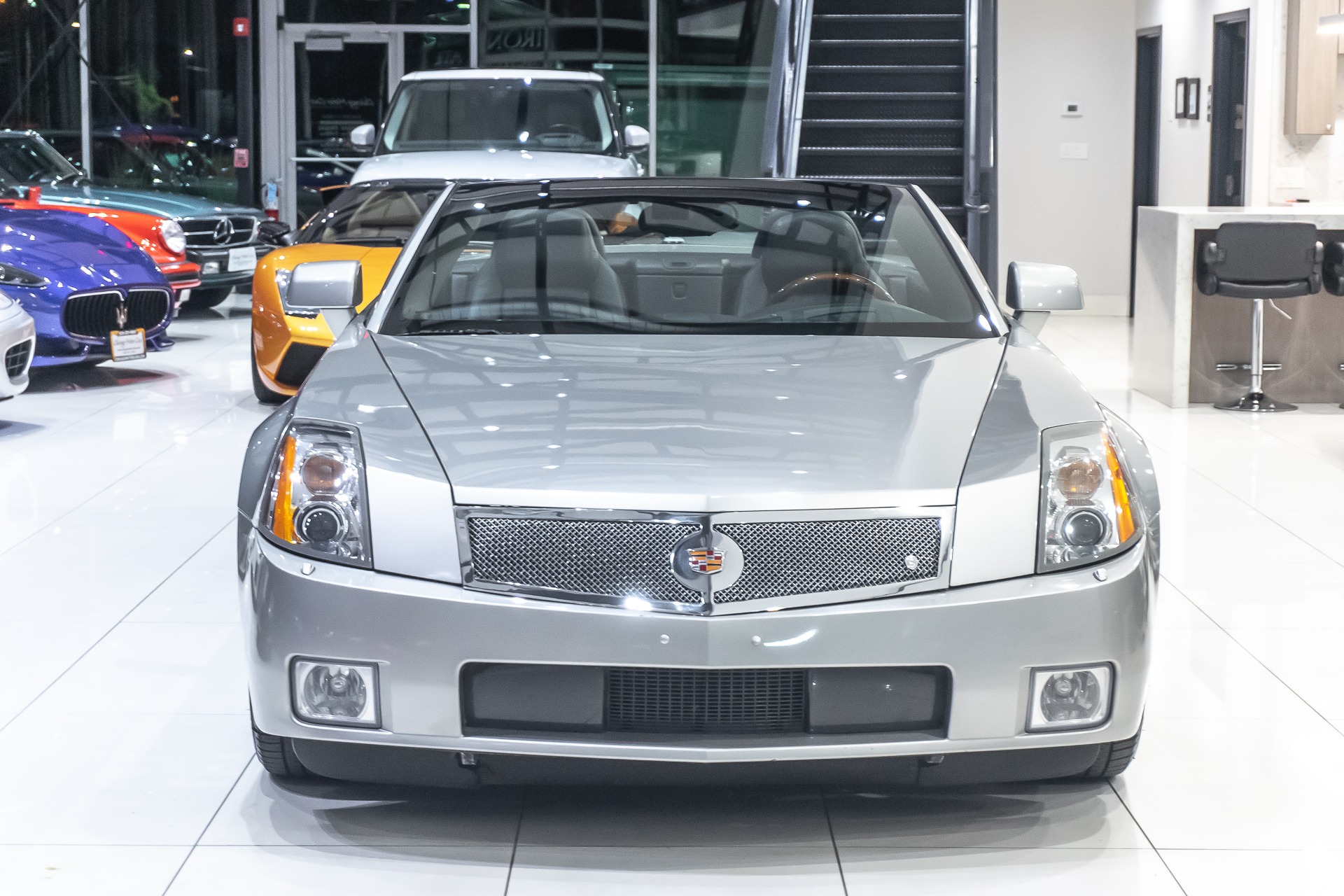 Used-2005-Cadillac-XLR-Hardtop-Convertible-RARE-EXAMPLE