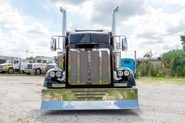 Used 1997 Peterbilt 379 Truck Tractor with Sleeper LOADED! for sale Sold at Chicago Motor Cars in West Chicago IL 60185 3