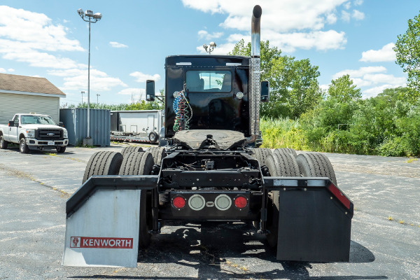 Used-2009-Kenworth-T800-Day-Cab-152L-TURBOCHARGED-DIESEL-ENGINE