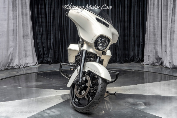 Used 2016 Harley-Davidson Street Glide for sale Sold at Chicago Motor Cars in West Chicago IL 60185 2