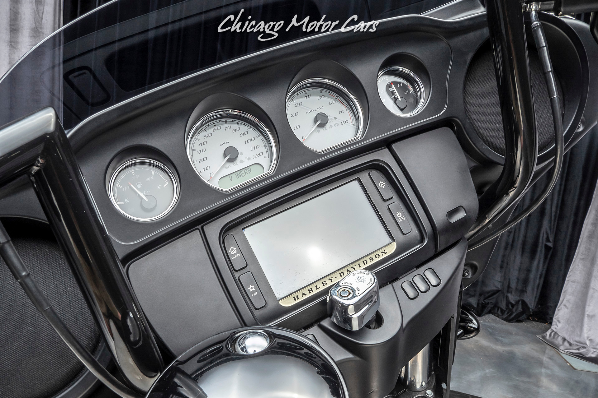 Used-2016-Harley-Davidson-Street-Glide