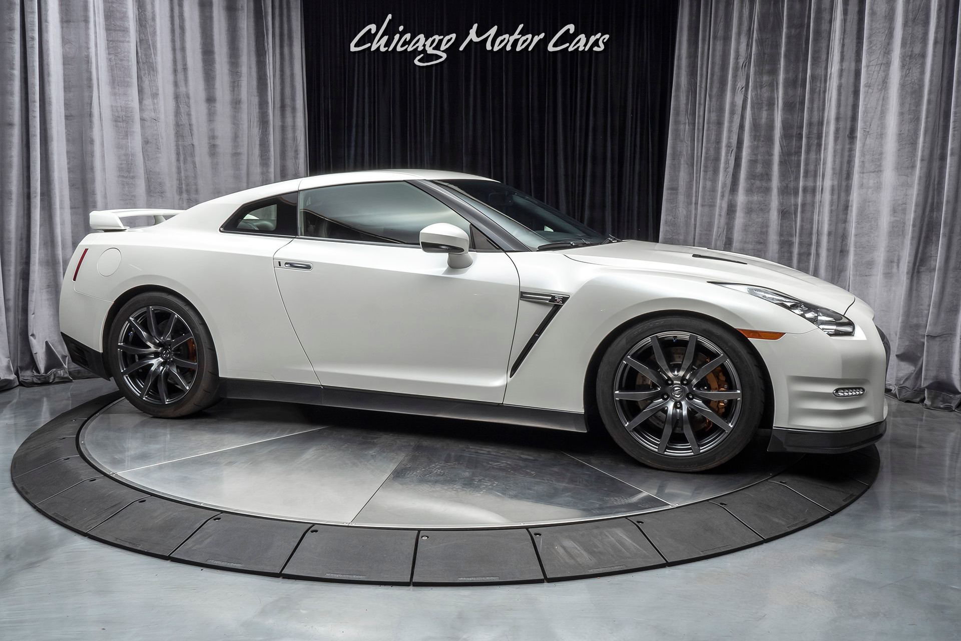 Used-2013-Nissan-GT-R-Premium-Coupe-800-HP-OVER-50K-IN-UPGRADES