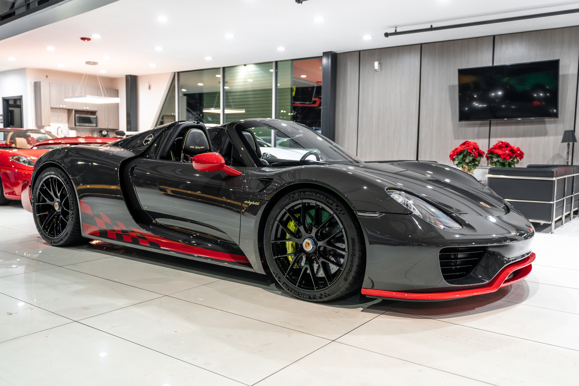 Used-2015-Porsche-918-Spyder-Weissach-Package-PTS-Grey-Black-Extremely-RARE-1-of-1-Spec