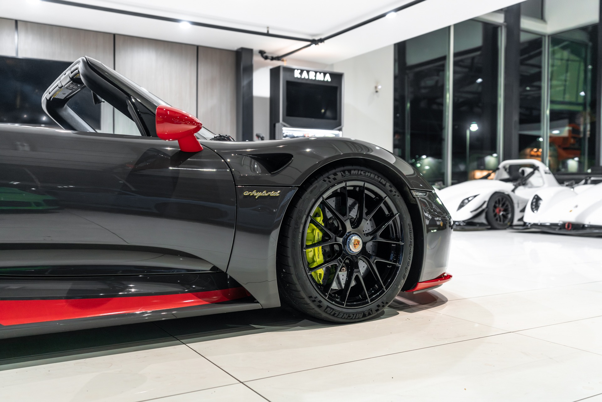 Used-2015-Porsche-918-Spyder-Weissach-Package-PTS-Grey-Black-Extremely-RARE-1-of-1-Spec