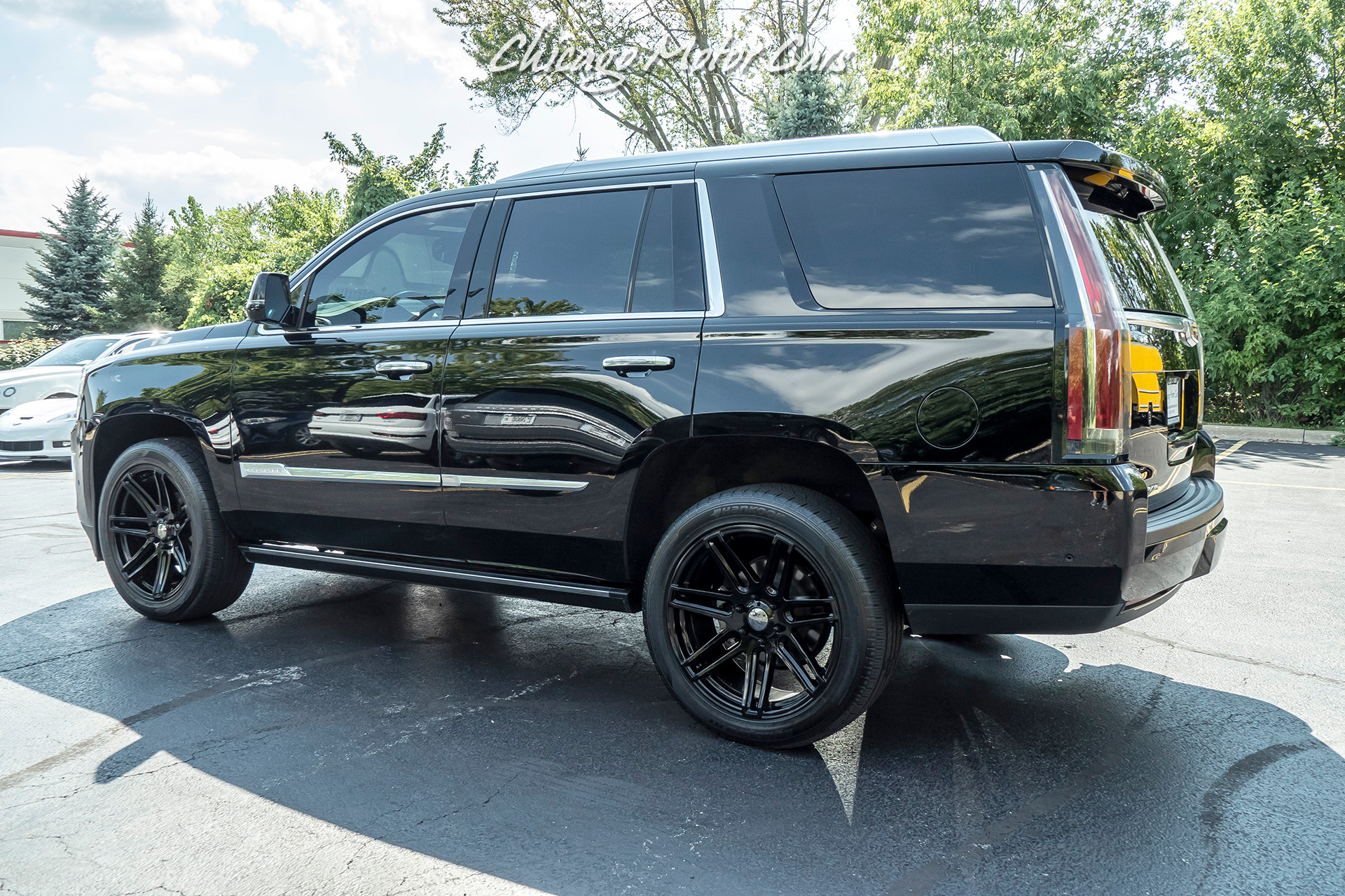 Used-2017-Cadillac-Escalade-Platinum-Vogue-Wheels